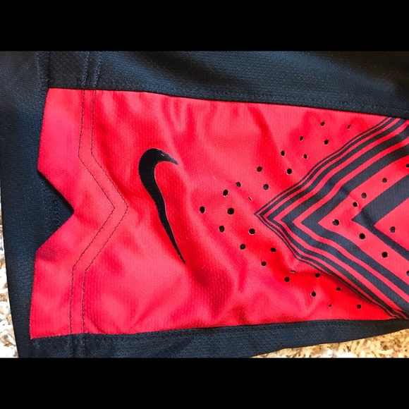 Nike shorts - Picture 2 of 3